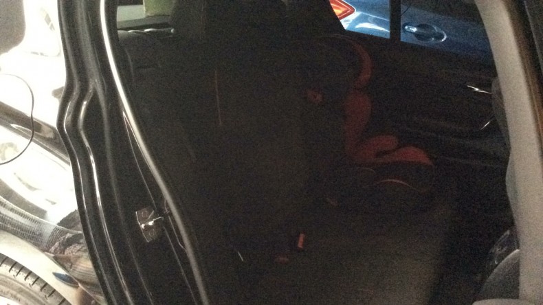 内装後方シート