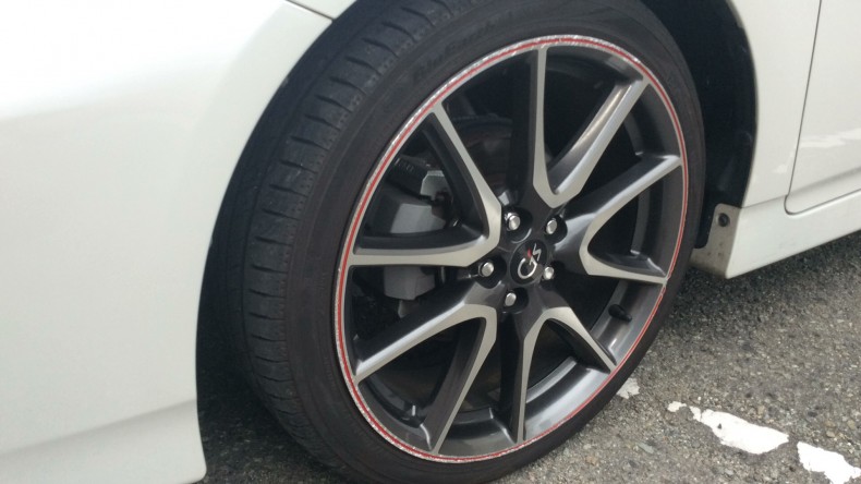 タイヤホイール前