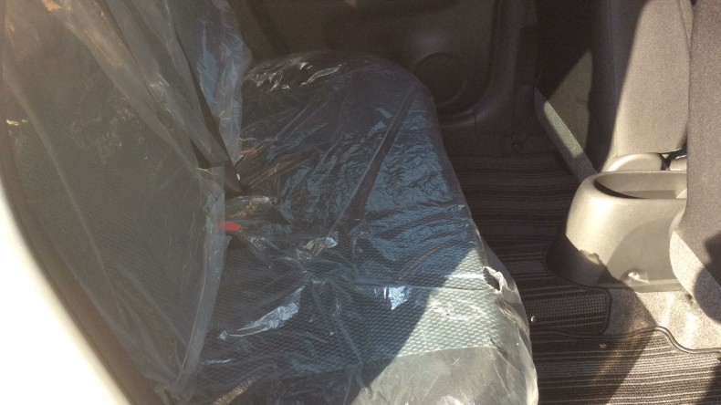 内装後方シート