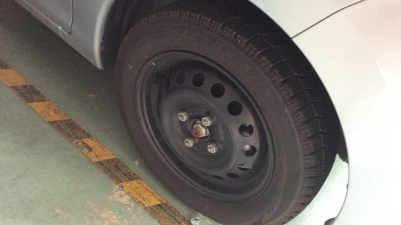 タイヤホイール前