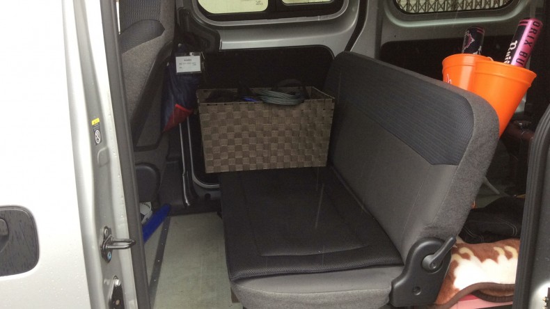 内装後方シート