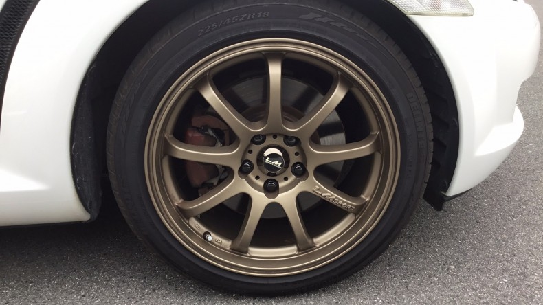 タイヤホイール前