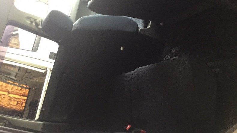 内装後方シート