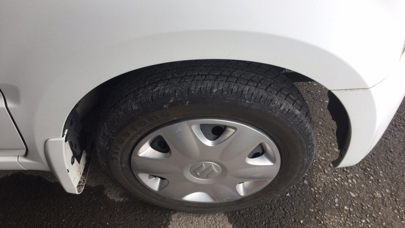 タイヤホイール前