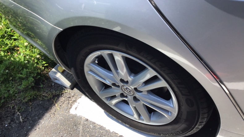 タイヤホイール前