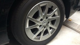 タイヤホイール前