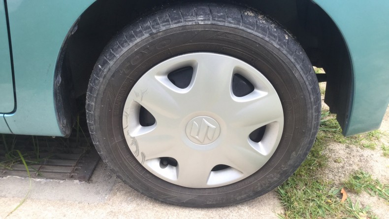 タイヤホイール前