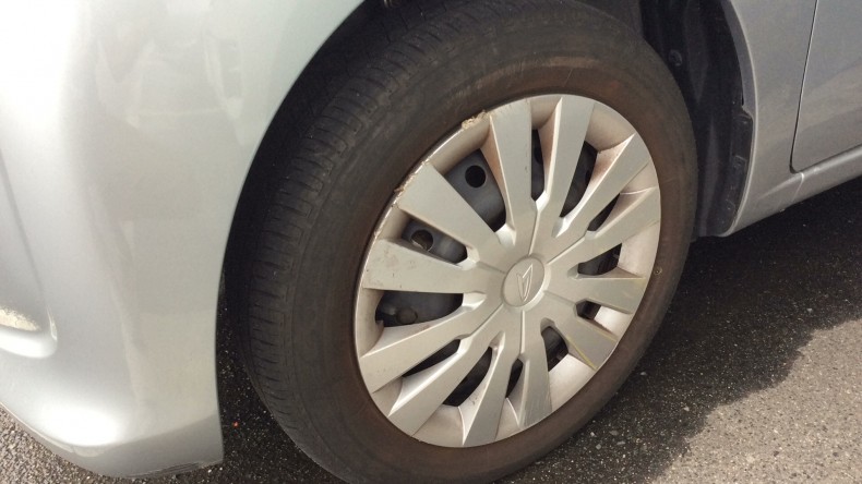 タイヤホイール前