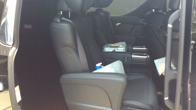 内装後方シート