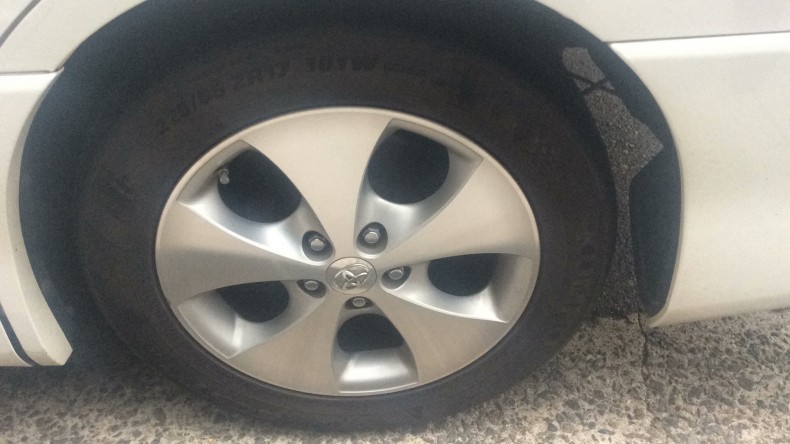 タイヤホイール前