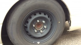 タイヤホイール前