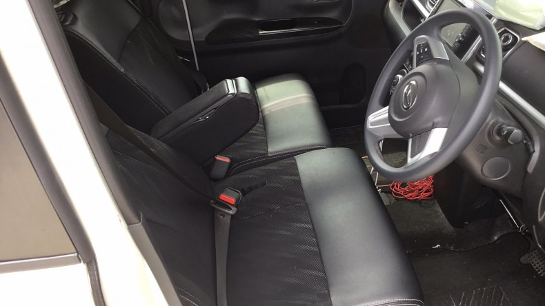 内装前方シート