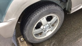 タイヤホイール前