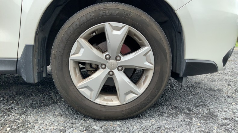 タイヤホイール前