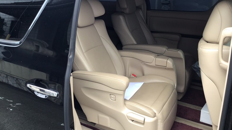 内装後方シート