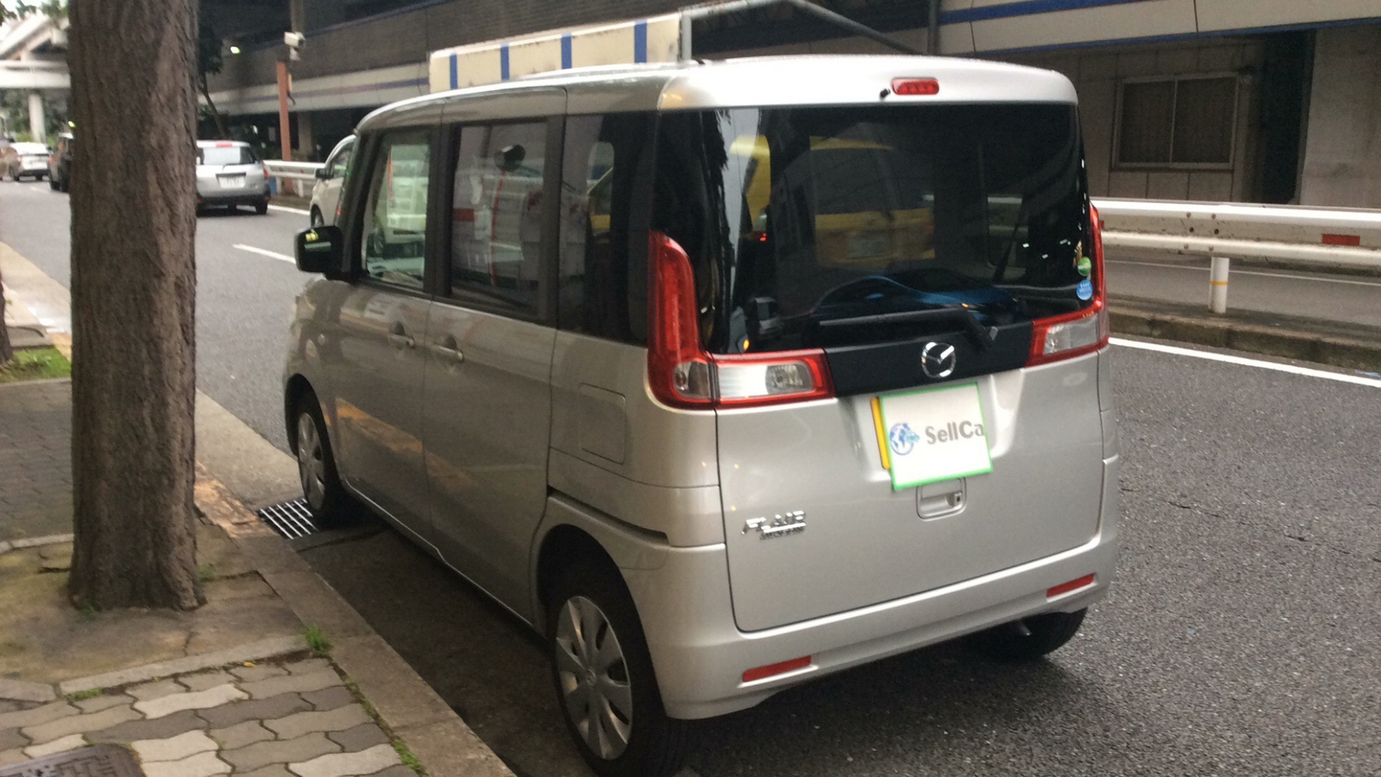 外装左後方