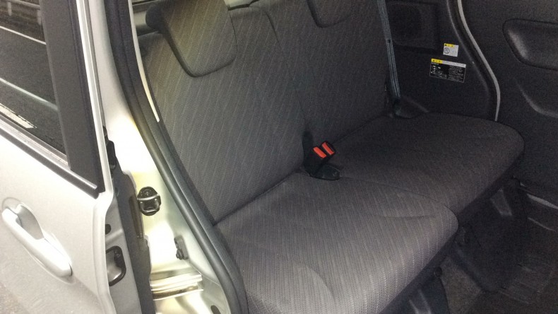 内装後方シート