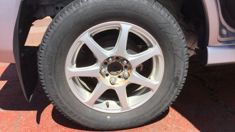 タイヤホイール前