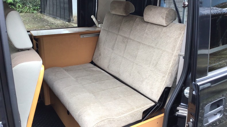 内装後方シート