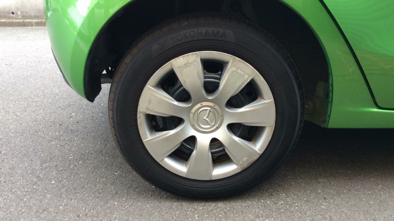 タイヤホイール前
