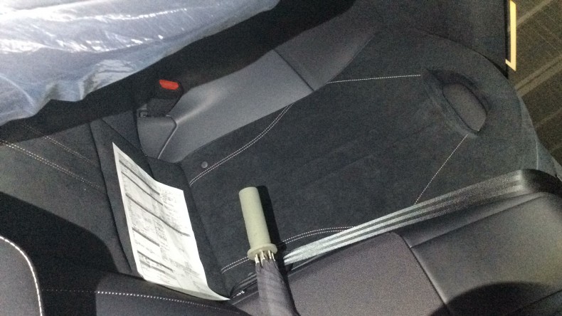 内装後方シート