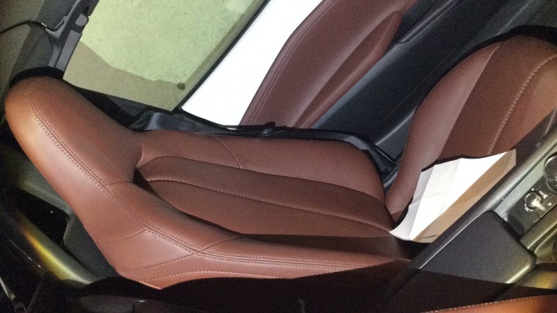 内装後方シート
