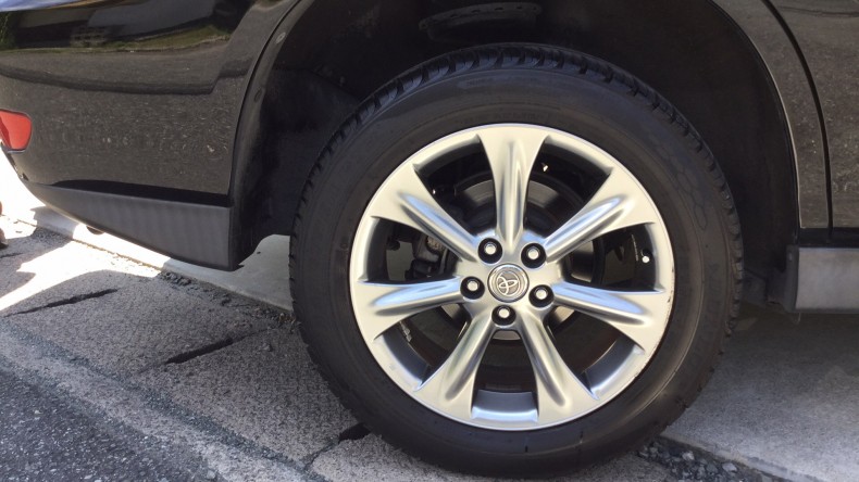 タイヤホイール前