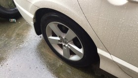 タイヤホイール前