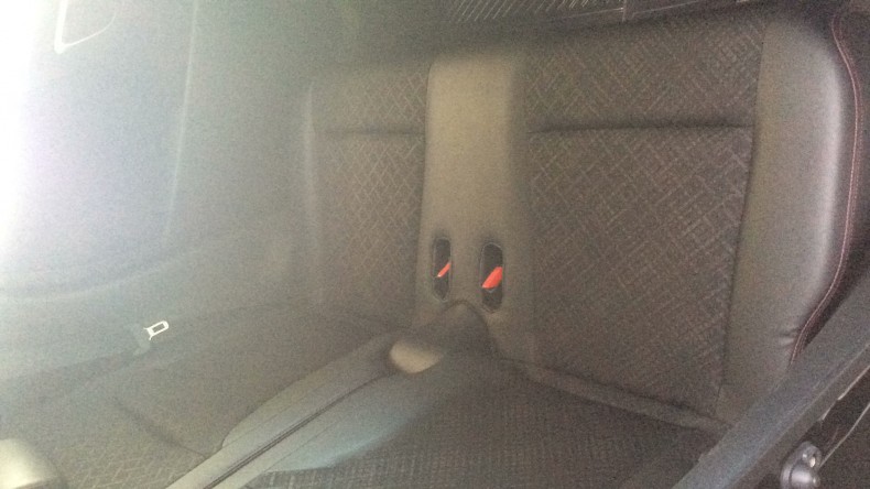 内装後方シート