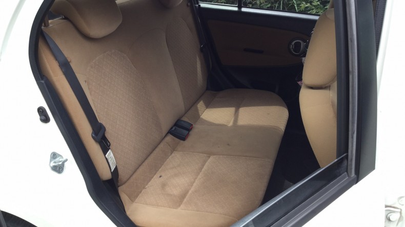 内装後方シート