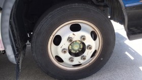 タイヤホイール前