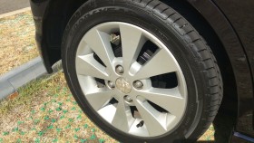 タイヤホイール前