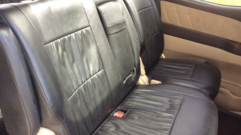 内装後方シート