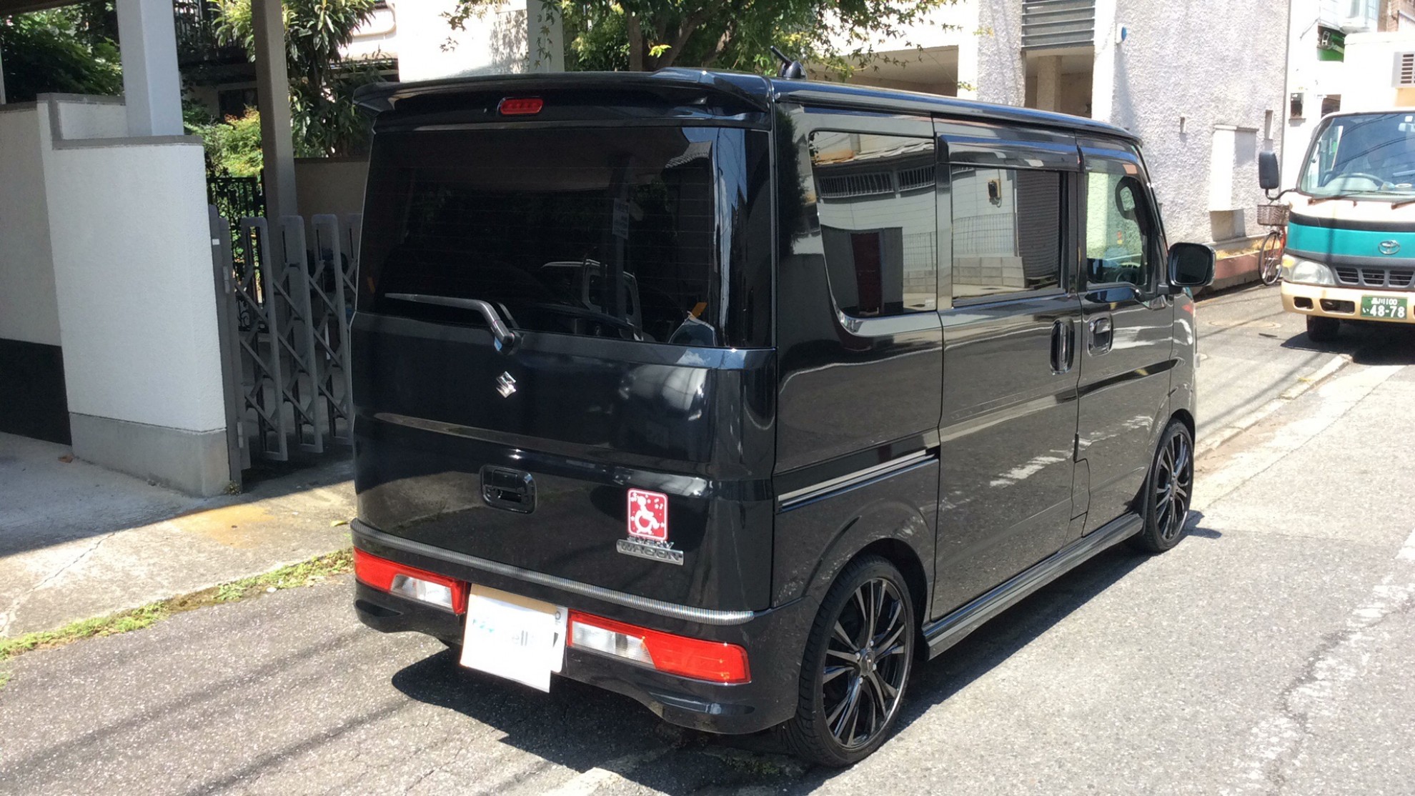 外装左後方
