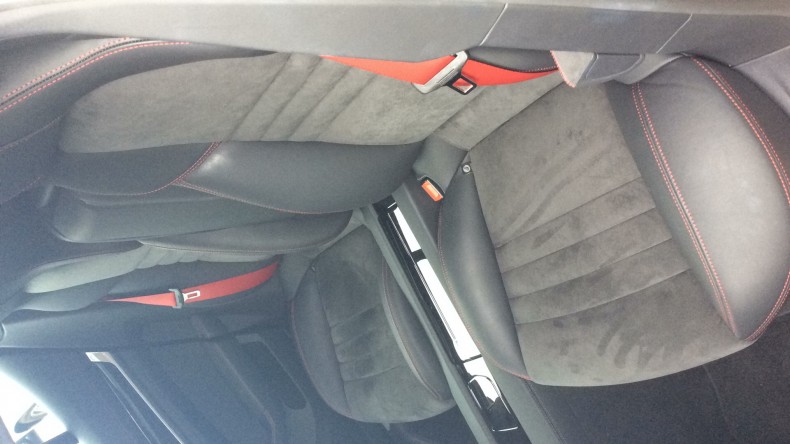 内装後方シート