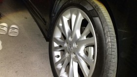 タイヤホイール前