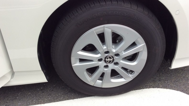 タイヤホイール前