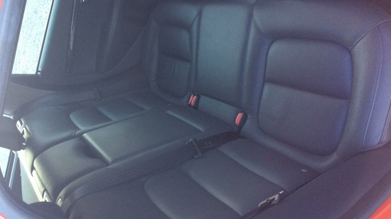 内装後方シート