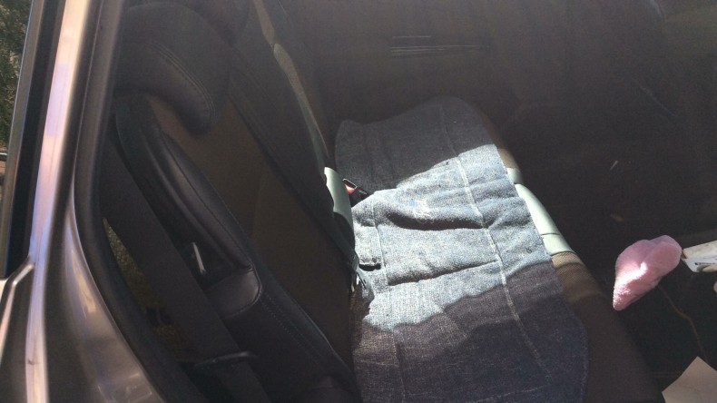 内装後方シート