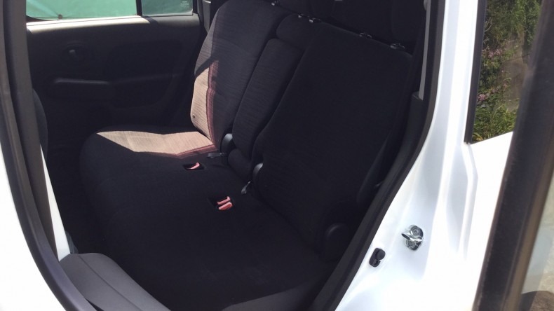 内装後方シート