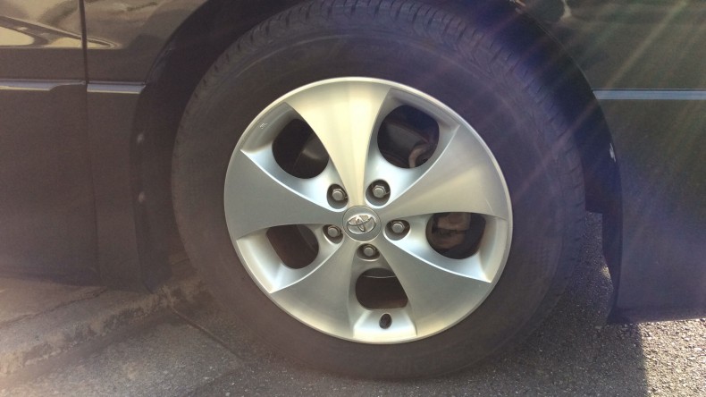 タイヤホイール前