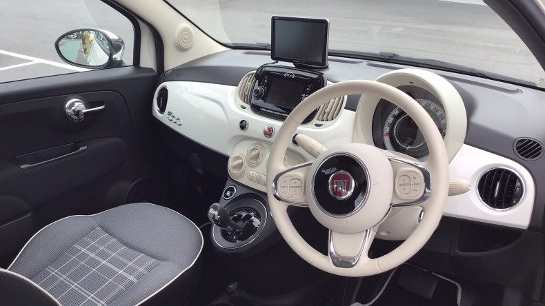 内装インパネ全体