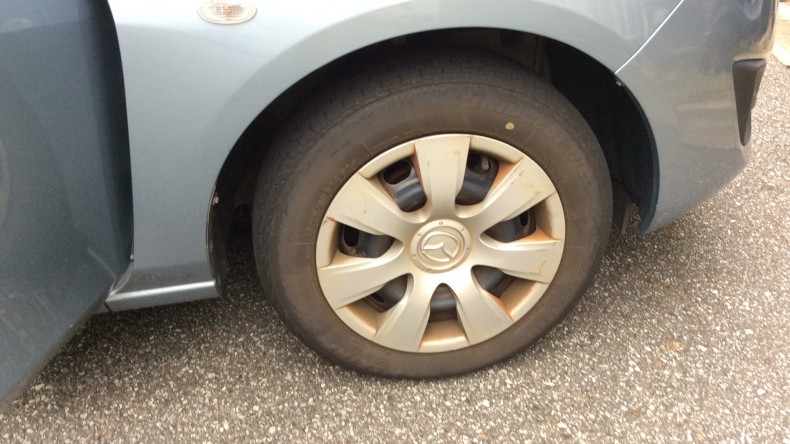 タイヤホイール前