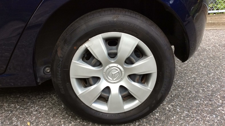 タイヤホイール前