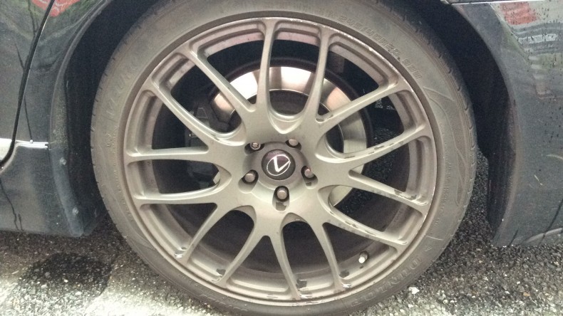 タイヤホイール前