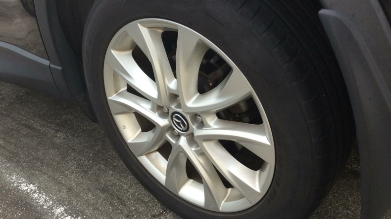 タイヤホイール前