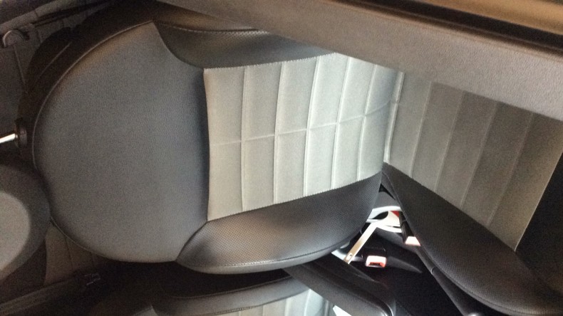 内装前方シート