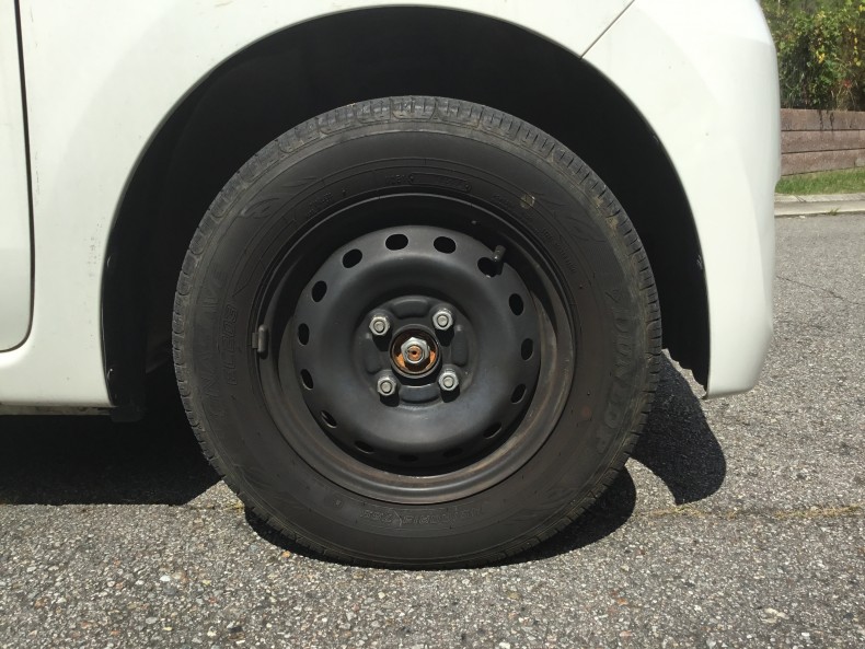 タイヤホイール前