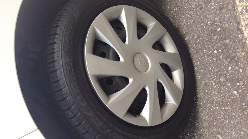 タイヤホイール前