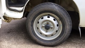 タイヤホイール前